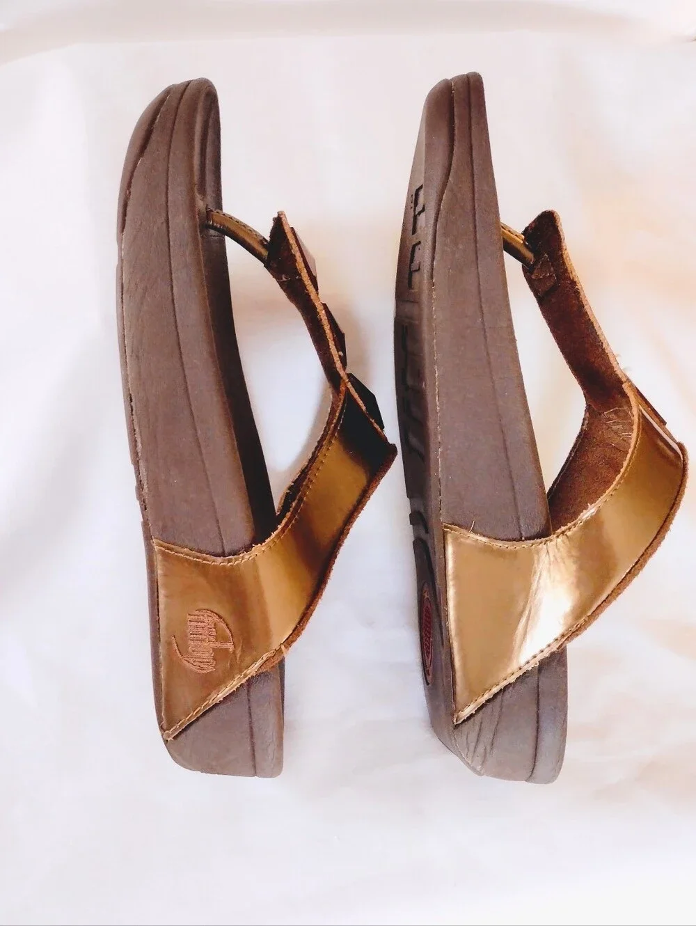 Bronze Leather FitFlop Pietra Thong Sandals With Micro Wobleboard - Picture 7 of 10